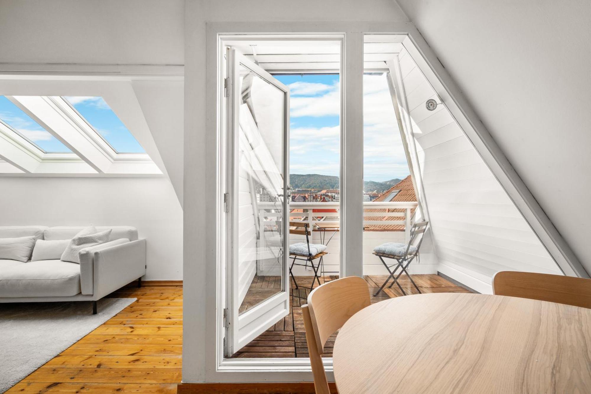 Bryggen Historical Townhouse I Rooftop Views! Appartement
